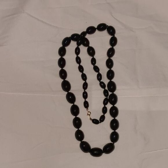 Elegant Black Beaded Necklace Trifari Individually Knotted With Gold-Tone Clasp - Picture 3 of 6